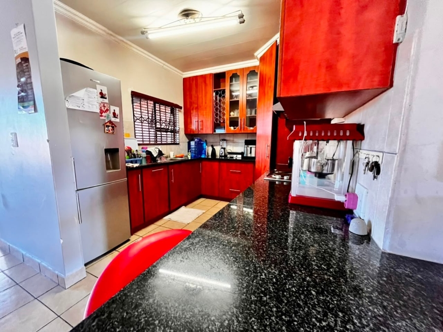 3 Bedroom Property for Sale in Waterval East North West
